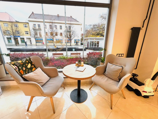 realitna-maklerka-lenka-stasova - palacinkáreň a kaviareň Julyard