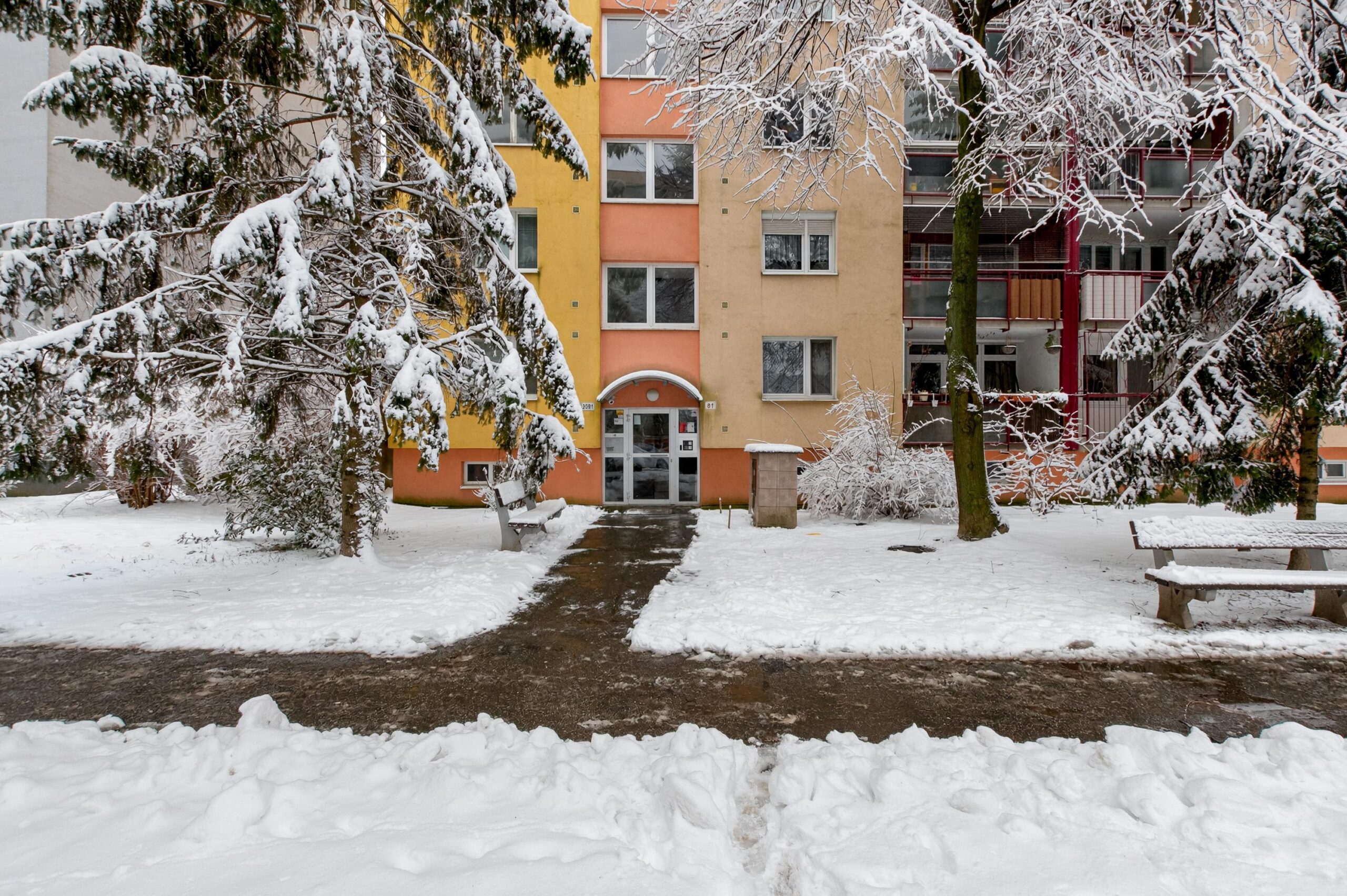 realitna-maklerka-lenka-stasova - Lamač